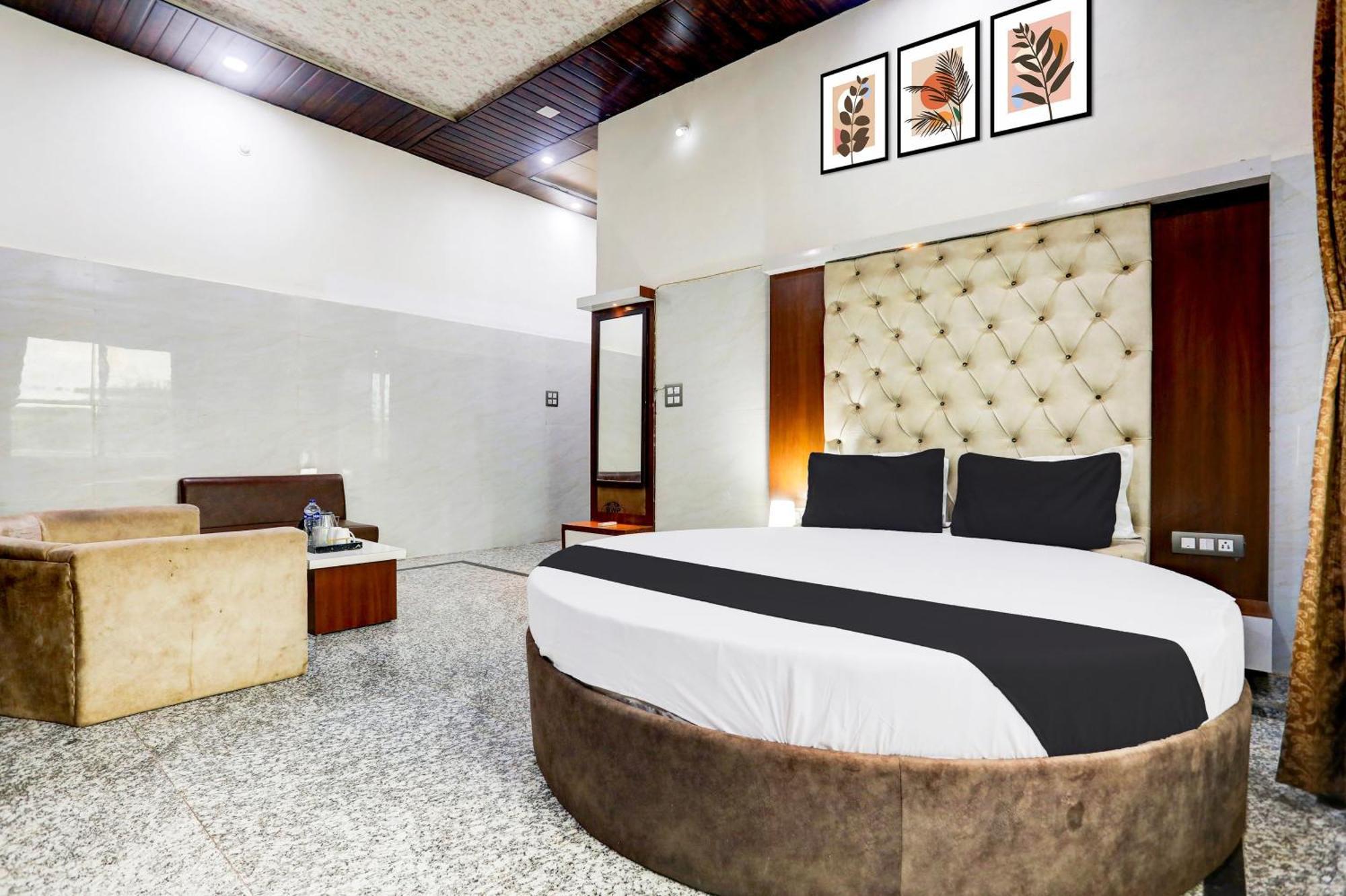 Hotel O Saraswati Resort Kota  Buitenkant foto
