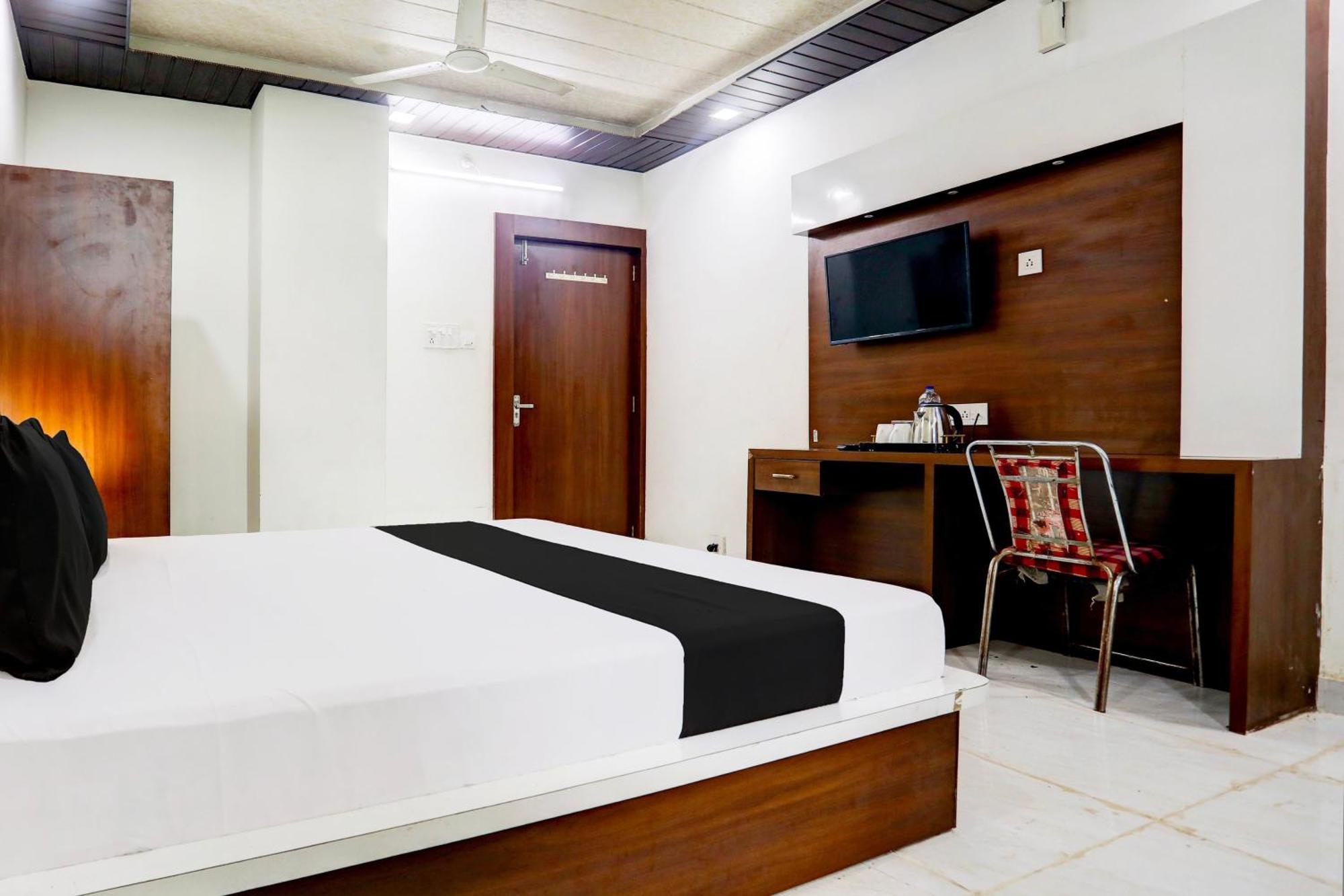 Hotel O Saraswati Resort Kota  Buitenkant foto