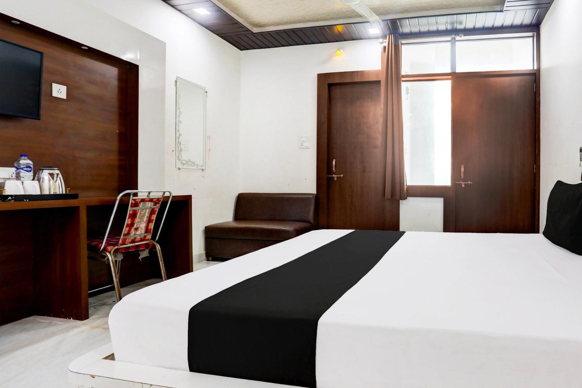Hotel O Saraswati Resort Kota  Buitenkant foto