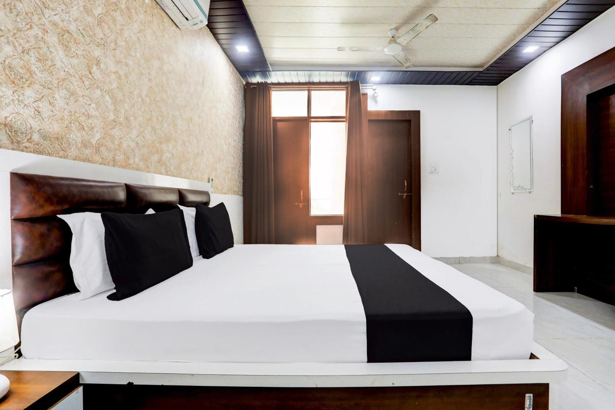 Hotel O Saraswati Resort Kota  Buitenkant foto